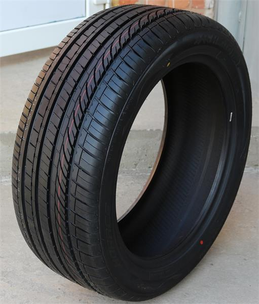 245/40R19 98W HEADWAY HU901